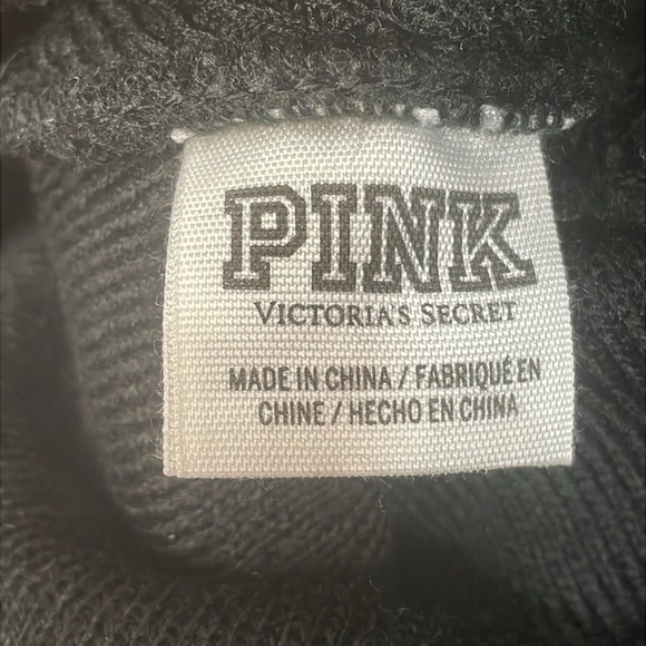 NWOT PINK Victoria’s Secret Snowflake PomPom Winter Knit Beanie Hat - Picture 4 of 6